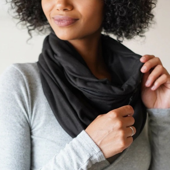 NWT - Beyond Yoga Infinity Hidden Pocket Scarf - Picture 4 of 11